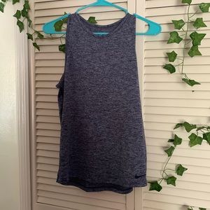 ✨NIKE dry-fit heathered tank